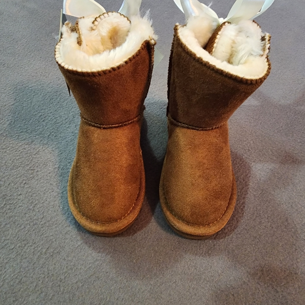Fur Lined Ugg Style Boots